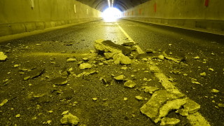 Ремонтират тунел Железница намиращ се на път Е 79 между Благоевград