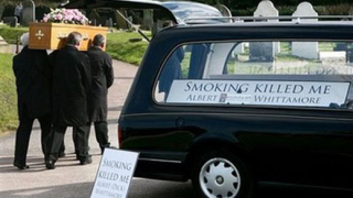 Пушач постави на гроба си надпис "Пушенето ме уби"