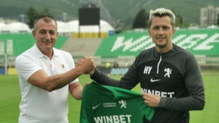 Христо Янев продължава да дава възможност на момчета от школата