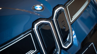 Бъдещето на BMW изглежда по бляскаво от всякога като iX3 който