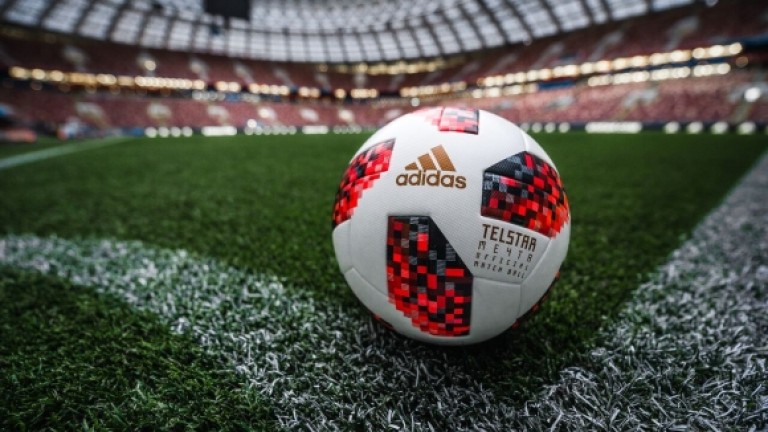 Адидас, съвместно с ФИФА, представи днес официалната топка за елиминациите