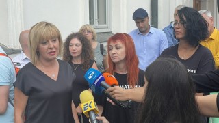 Майките от „Системата ни убива” на изборите заедно с Мая Манолова