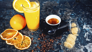 Как времето в Бразилия може да оскъпи порцията сутрешно кафе с портокалов сок?