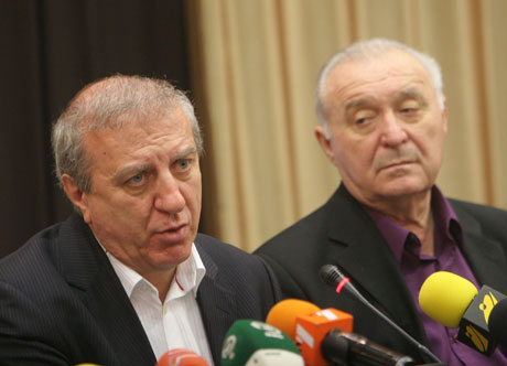 Томов иска 500 000 евро от собствениците на "червените"