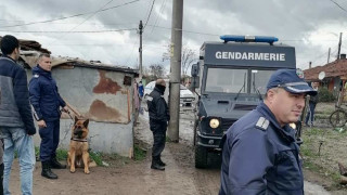 Петима са арестувани по разследване за кражби и наркотици при спецакция в Ямболско