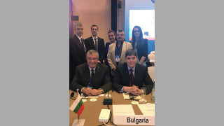 България в престижна компания от държави в управлението на Антарктида