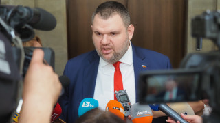 Пеевски смята Доган за страхливец, крил се зад гърба му години
