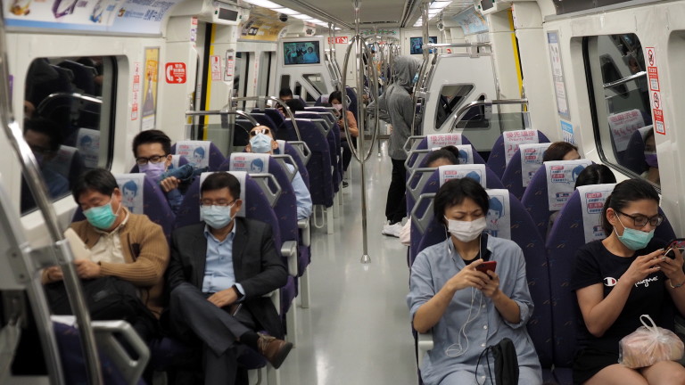 Опасения за десетки загинали при тежка железопътна катастрофа в източната