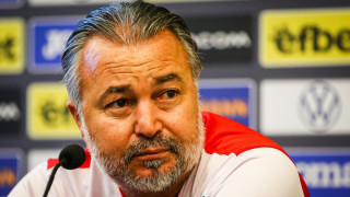 Селекционерът на България Ясен Петров призова футболистите да забравят вече равенството