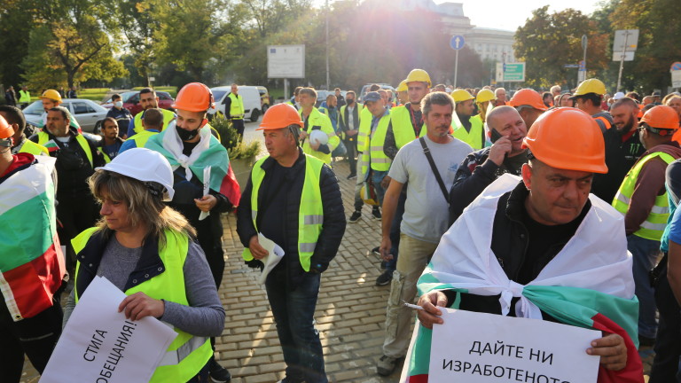 Пътищарите плашат отново с протести