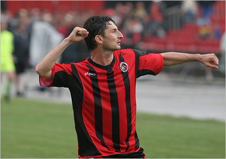 Най-добър полузащитник за 2007 година е Марчо Дафчев