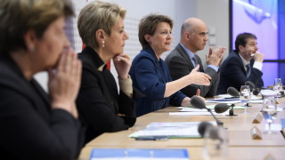 Швейцария обяви че ще отмени наложените заради коронавируса ограничителни мерки