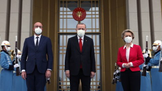 Евродепутати призоваха двамата най висши представители на блока да обяснят разрастващия