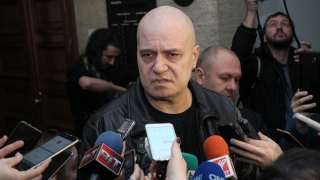 Слави Трифонов разпространява лъжи Това заявяват от ПП Продължаваме промяната