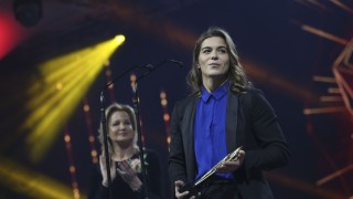 Остават броени минути до началото на церемонията Всеки бърза да