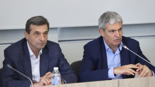 Решението на Народното събрание за минималната работна заплата чрез промени