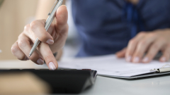 Защо жителите на малко германско село плащат три пъти по-ниска цена за ток от столицата