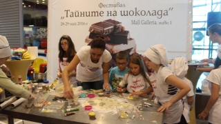Стотици разгадаха „Тайните на шоколада“ в Бургас 