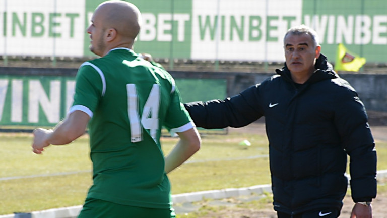 Ботев (Враца) скочи на съдията за мача със Славия