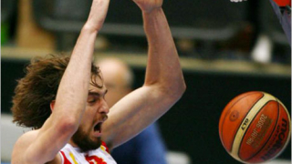 Испания отстрани световния шампион Сърбия и Черна гора