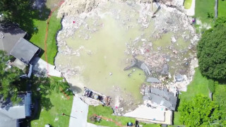 Огромна пропаст погълна две къщи във Флорида Инцидентът е станал