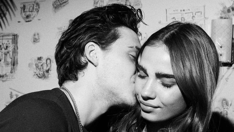 Колко романтичен е Бруклин Бекъм