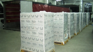 Над 5000 литра водка вместо душ гел заловиха митничари