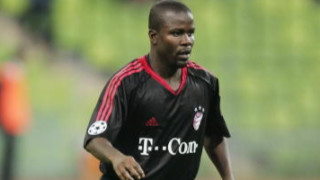 Престоят на бившия защитик Самуел Куфур в Байерн Мюнхен е