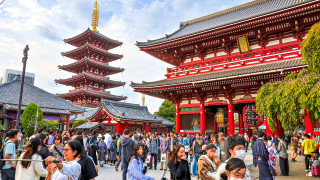 С над 37 милиона души население Токио често е представян