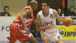 Левски спечели в Ямбол с 95:86