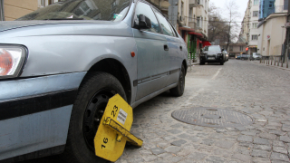 Освежават маркировката на платеното паркиране в София