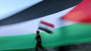 Палестинската организация Хамас предупреди че отлагането на президента Махмуд Абас