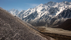 Трима загинаха, а осем са в неизвестност след лавина на хималайския връх Ялунг Ри