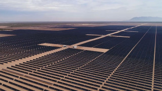 Китай инсталира повече слънчеви панели през 2023 г отколкото която