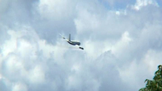 Пътник без опит в пилотирането приземи самолет във Великобритания