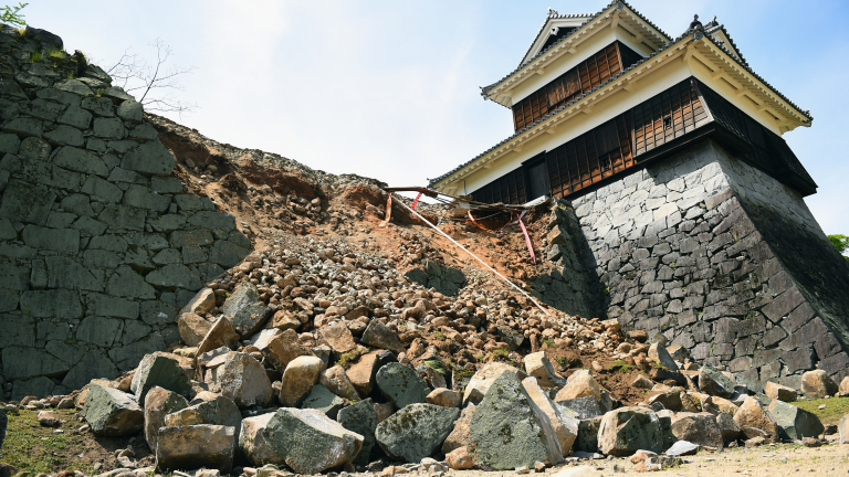 Японски гиганти спряха производство заради земетресенията в Кумамото