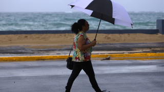 В сряда тропическата буря Ернесто се превърна в ураган който