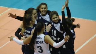 Дамският волейболен отбор на Левски загуби от румънския ЦСМ Търговище с