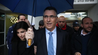 Израелският министър Гидеон Саар който се присъедини към извънредното правителство
