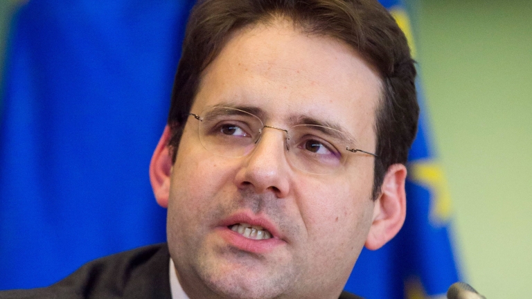 Предотвратиха терор във Франция преди президентския вот