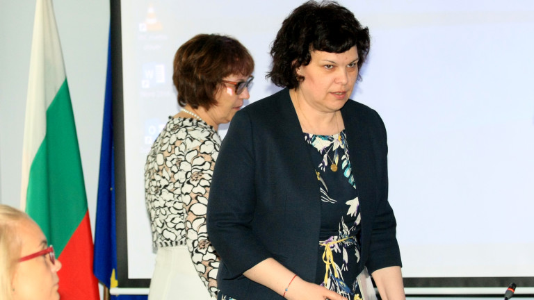 Към момента не се предвижда удължаване на учебната година според Таня Михайлова