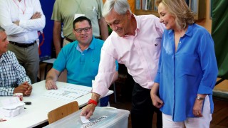 Милиардерът Себастиан Пинера печели президентските избори в Чили предаде Дойче