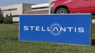 Stellantis поставя началото на петгодишен стратегически съюз с Microsfot който