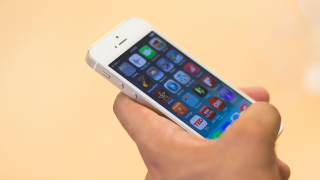 Apple "прибира" рекордните 103,6% от общата печалба на пазара на смартфони