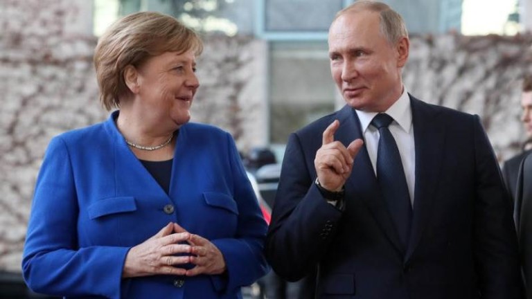 Ангела Меркел звъни на Путин заради "Северен поток 2"
