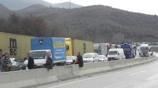 Всички сухопътни граници на България са блокирани съобщиха от МВР