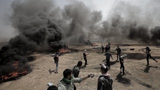 Палестинците са взривили бомба до израелска строителна машина в непосредствена