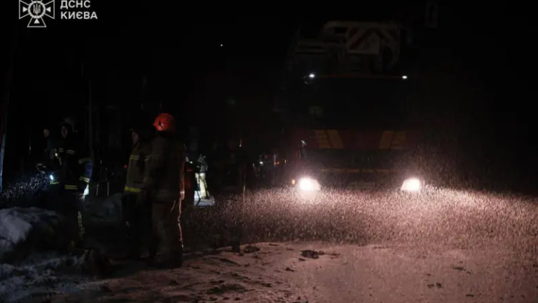 Масирана руска атака в Украйна остави стотици хиляди без ток и отопление