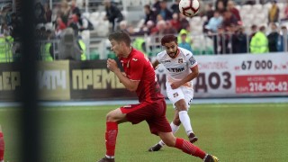 Българският национал Николай Димитров влезе като резерва при тежката загуба