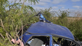 16-годишна без книжка заби колата си в ел. стълб в Бургас 